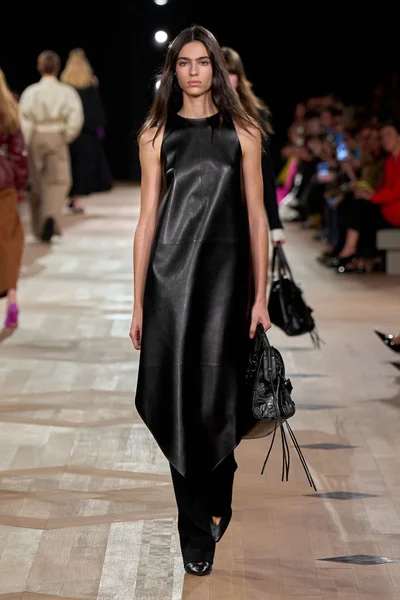 Look 35